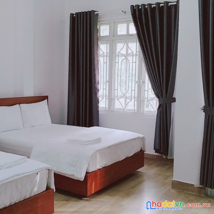 Bán gấp khách sạn kinh doanh mặt tiền đường lý tự trọng, p2, đà lạt giá 17 tỷ
