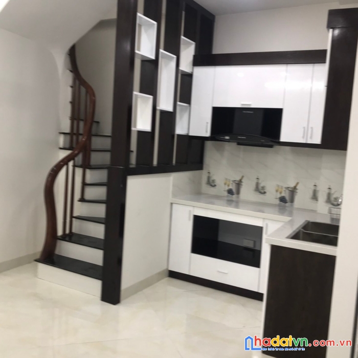 Bán nhà chùa láng - lô góc - ô tô đỗ cửa 60m2 giá 5.2 tỷ