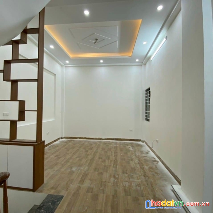 Bán nhà chùa láng - lô góc - ô tô đỗ cửa 60m2 giá 5.2 tỷ