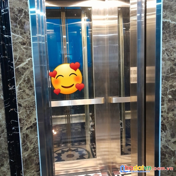 Mặt phố nguyễn văn cừ, 6 tầng thang máy, kinh doanh siêu sầm uất.