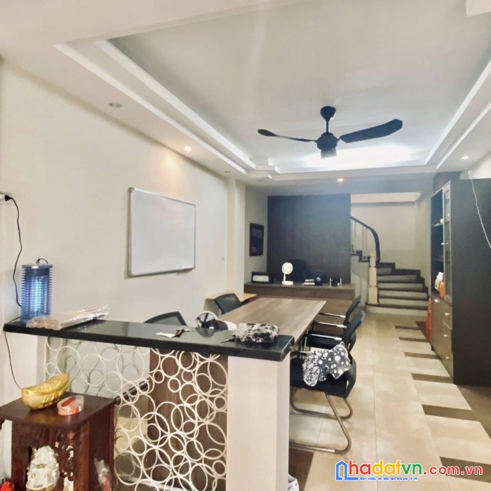 Cực hiếm nhà đẹp view hồ - phân lô ô tô tránh - ô tô đỗ cửa  - kinh doanh