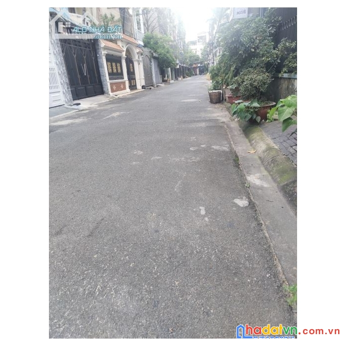 Bán gấp nhà trần văn quang dt 100m vuông vức. giá chỉ hơn 5.2 tỉ