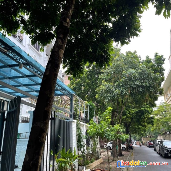 Bán nhà phố lạc long quân - tây hồ. 2 mặt ngõ. ô tô tránh. dt 110m2. giá 23 tỷ