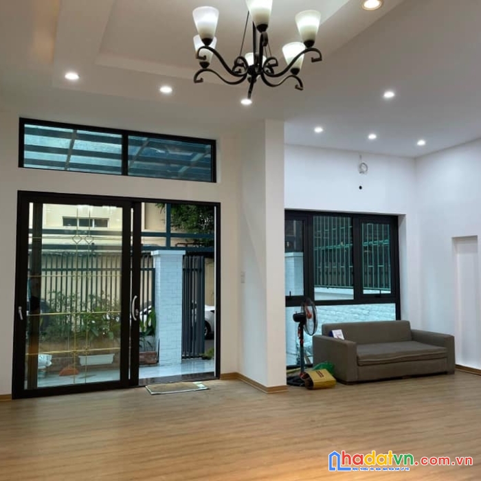 Bán nhà phố lạc long quân - tây hồ. 2 mặt ngõ. ô tô tránh. dt 110m2. giá 23 tỷ
