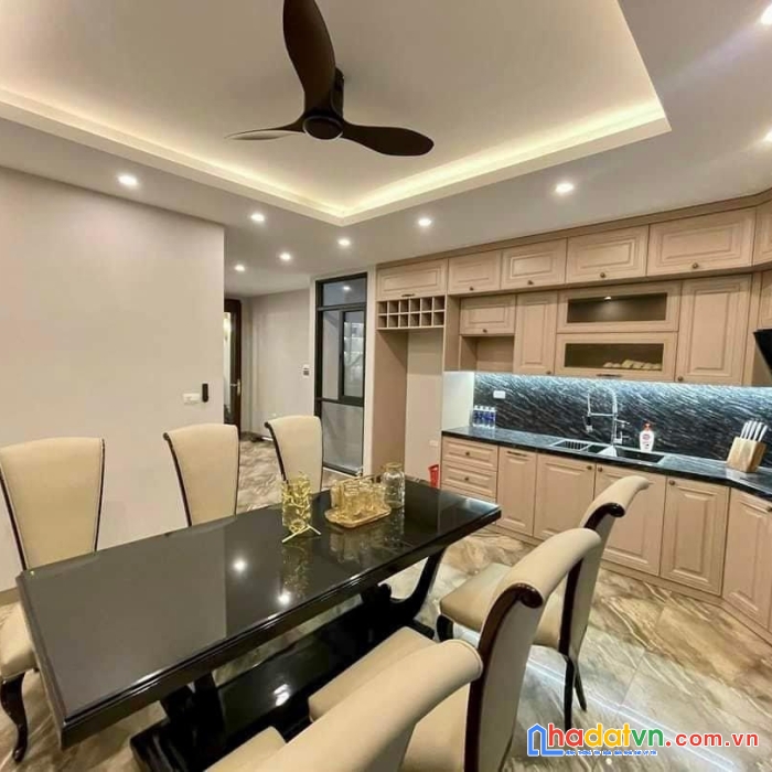 Bán nhà phố bồ đề long biên, 6 tầng thang máy, full nội thất nhập khẩu, gara oto 7 chỗ