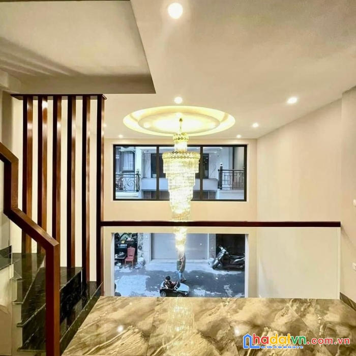 Bán nhà phố bồ đề long biên, 6 tầng thang máy, full nội thất nhập khẩu, gara oto 7 chỗ