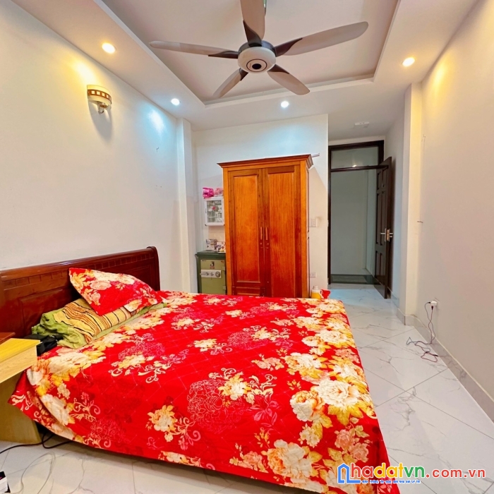 Bán phố thanh nhàn 30m, 5t, kinh doanh, ô tô tránh, full nội thất, nhỉnh 8 tỷ.