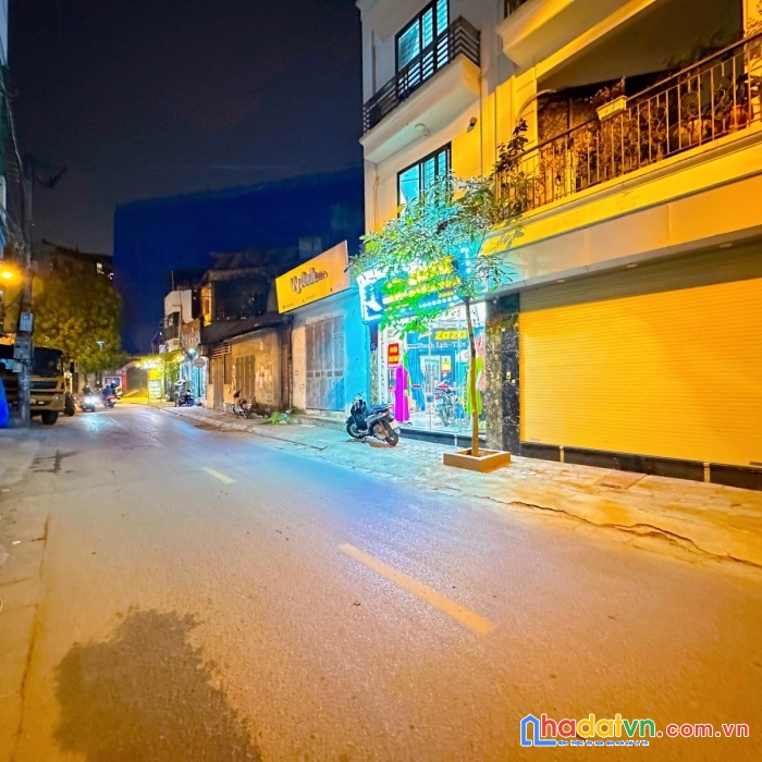 Bán phố thanh nhàn 30m, 5t, kinh doanh, ô tô tránh, full nội thất, nhỉnh 8 tỷ.