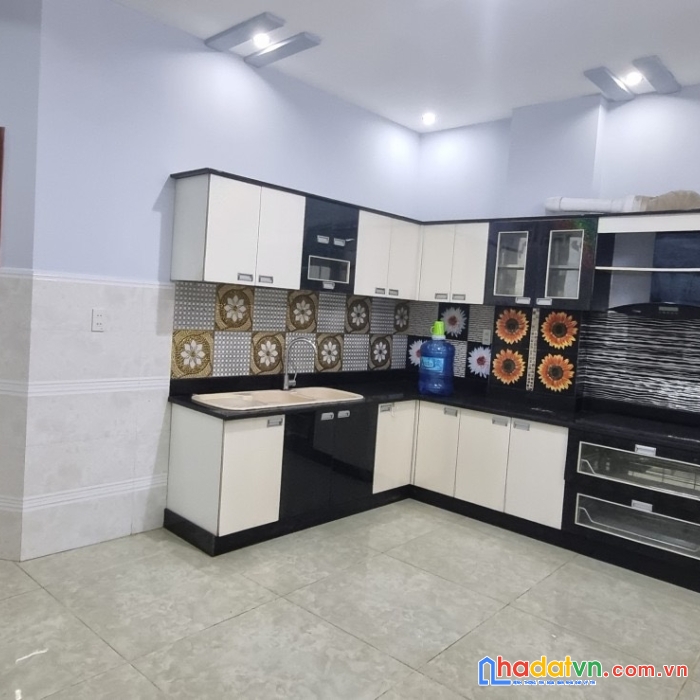 Thật 100% bán nhà mới giá bao đầu tư hxt 102m2 5 pn sát tân phú nhỉnh 5 tỷ 8 tl