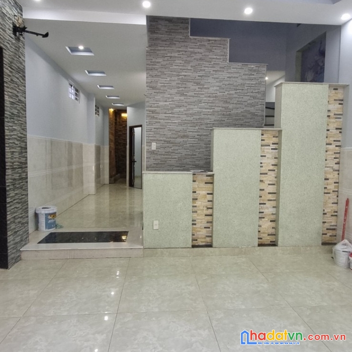 Thật 100% bán nhà mới giá bao đầu tư hxt 102m2 5 pn sát tân phú nhỉnh 5 tỷ 8 tl