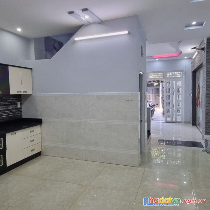 Thật 100% bán nhà mới giá bao đầu tư hxt 102m2 5 pn sát tân phú nhỉnh 5 tỷ 8 tl