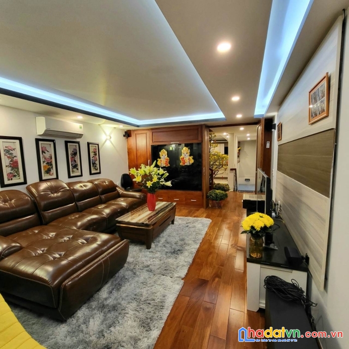 Bán nhà lạc long quân - 44m2 -5 tấm - hẻm 6m