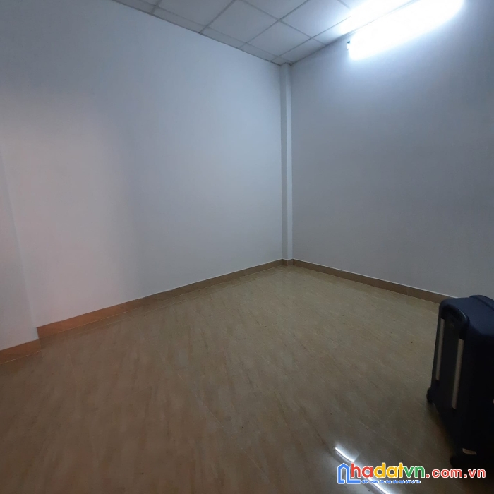 Nhà 3 tầng sau căn mt 1 căn - gần kcn tân bình - sát aeon tân phú - 5m hẻm xe tải thông - 42m2