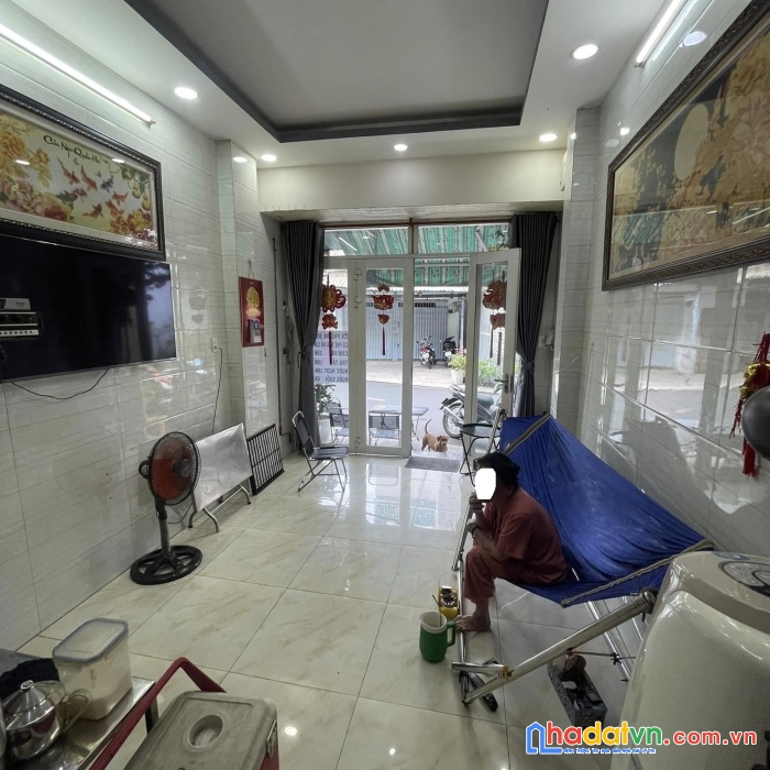 Nhỉnh 3 tỷ —mặt tiền lê cảnh tuân—3 tầng - 21m2 - 2pn