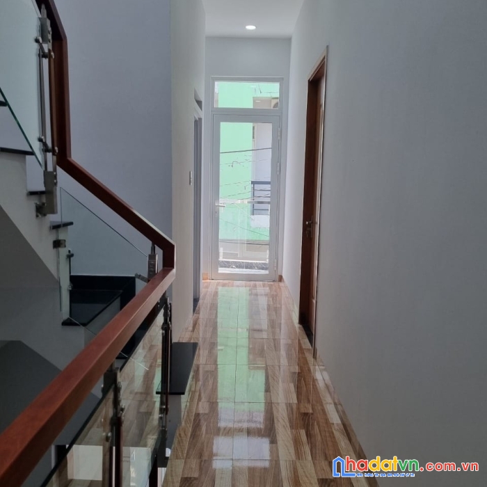 Nhà đẹp nguyễn văn yến - dt 6.5x9m - khu phân lô - hẻm xe hơi