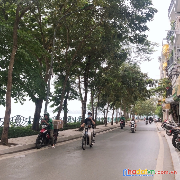 Biệt thự hồ tây 200m2 4t 22 tỷ, morning vào nhà, đẳng cấp thượng lưu. 0912288365