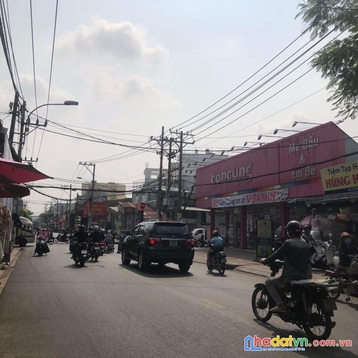 Chính chủ bán nhà mặt tiền đường thoại ngọc hầu, nhựa 15m, 155m2 giá 16.8 tỷ, tặng lại toàn bộ nội