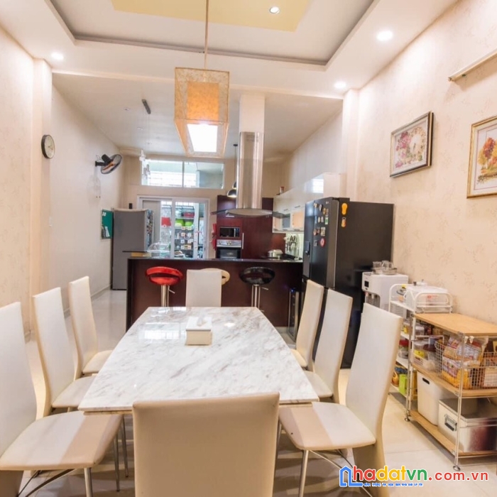 Chính chủ bán nhà mặt tiền đường thoại ngọc hầu, nhựa 15m, 155m2 giá 16.8 tỷ, tặng lại toàn bộ nội