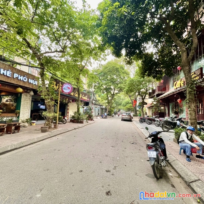 Cho thuê biệt thự dịch vọng cầu giấy, 620m, mặt tiền 26m giá phù hợp thị trường