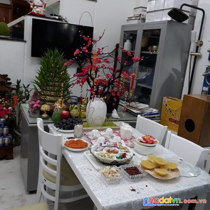 Nhà mặt tiền đỗ nhuận gần bến xe, 90m2, 3 tầng đẹp, có hồ bơi, giá đầu tư