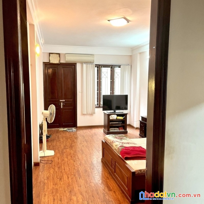 Ngọc trinh nhà trần quý cáp 40m2 x 5 tầng, nói không với quy hoạch, gần phố, oto đỗ, nhỉnh 5 tỷ,