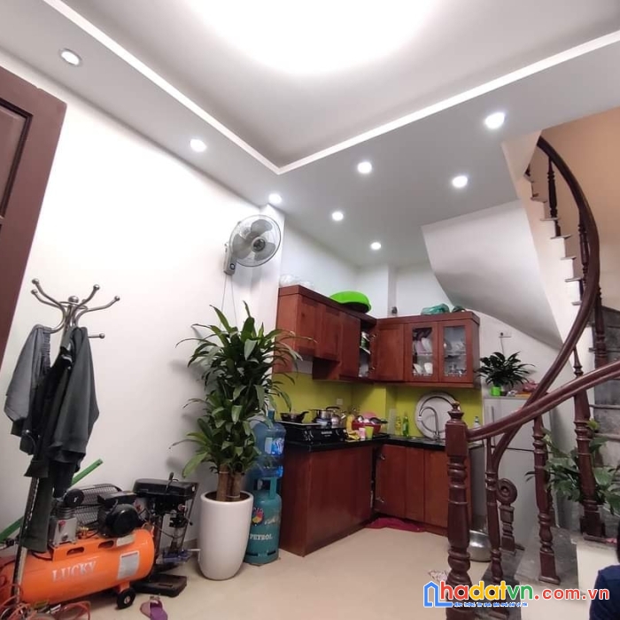Bán nhà trương định - nhỉnh 2 tỷ - sổ đỏ riêng - nhà đẹp 4 tầng ở ngay (quá hiếm!)
