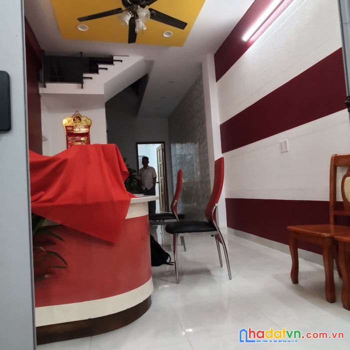 Tân phú - mặt tiền lê quốc trinh - lề 3m -5 tầng, 8pn, 8wc, dòng tiền 25tr