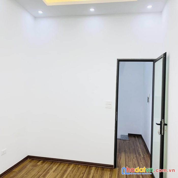 Bán nhà ngõ 87 tam trinh - xe 3 gác đỗ cửa -sổ đỏ riêng 24m2 x 4 tầng - 2,65 tỷ