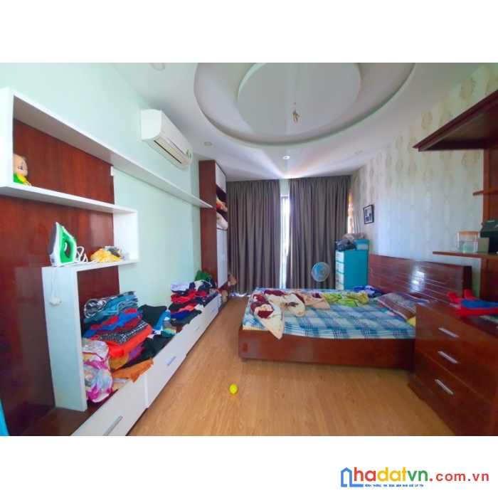 Nhà thi sách ô tô đậu, công viên, mới xây 1 năm, đẹp, nhỉnh 3.x tỷ