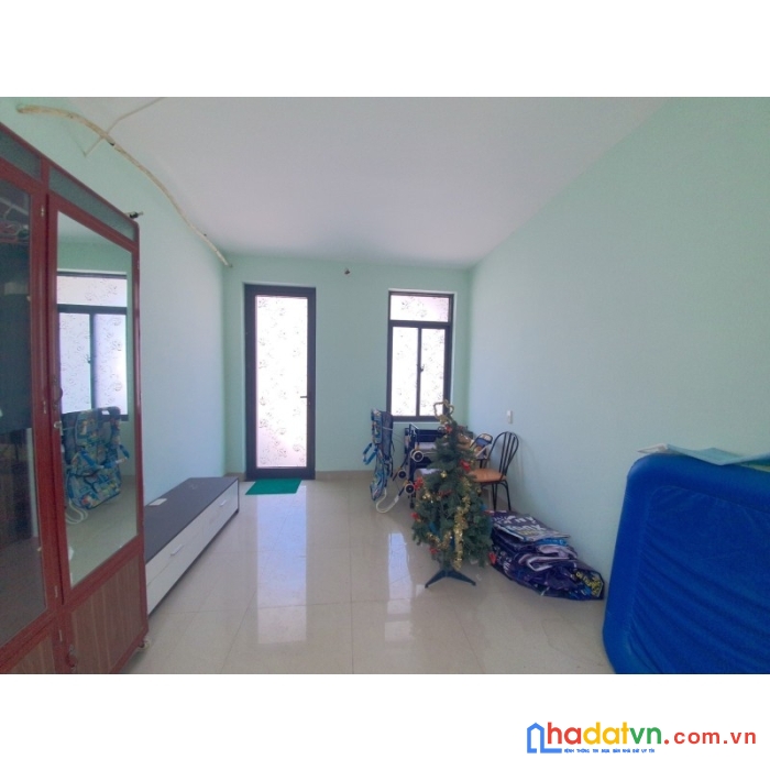 Nhà thi sách ô tô đậu, công viên, mới xây 1 năm, đẹp, nhỉnh 3.x tỷ