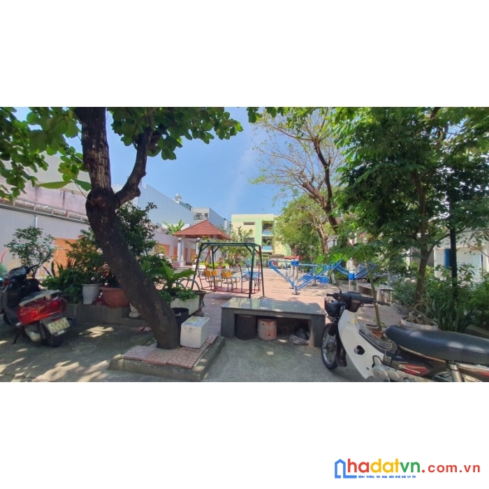 Nhà thi sách ô tô đậu, công viên, mới xây 1 năm, đẹp, nhỉnh 3.x tỷ