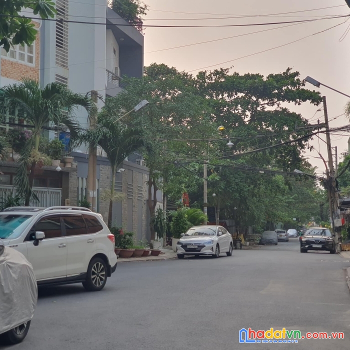 Bán toà nhà mặt tiền nguyễn thanh tuyền - lê văn sỹ, 70m2 (3.6x20m). 6 tầng, giá 13.8 tỷ