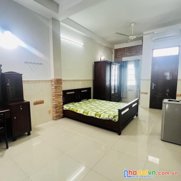 Bán toà nhà mặt tiền nguyễn thanh tuyền - lê văn sỹ, 70m2 (3.6x20m). 6 tầng, giá 13.8 tỷ