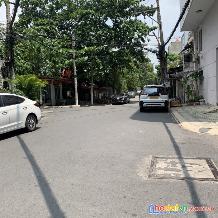 Bán nhà hẻm xe hơi 8m nguyễn hữu cảnh, cạnh landmart 81, dt: 5.7x20m, 3 tầng, 20.5 tỷ
