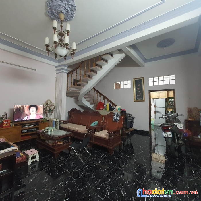 Bán nhà hẻm xe hơi 8m nguyễn hữu cảnh, cạnh landmart 81, dt: 5.7x20m, 3 tầng, 20.5 tỷ