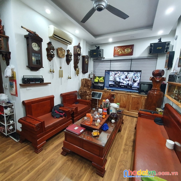 Siêu phẩm đống đa - mới đẹp - gara - kinh doanh - phân lô - ô tô tránh. dt 50m, mt5.2m giá 11.5 tỷ.