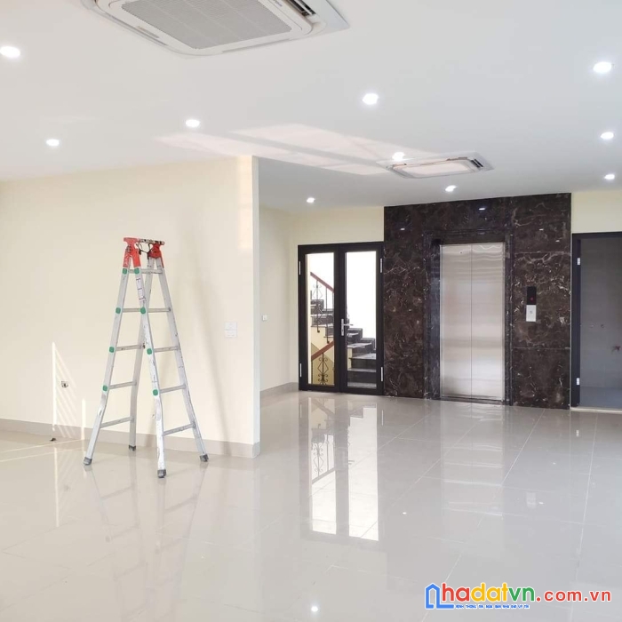 Bán tòa vp mặt phố trung kính, cầu giấy 50m 7t mt6.2m. vỉa hè 5m. kinh doanh. 25.5 tỷ