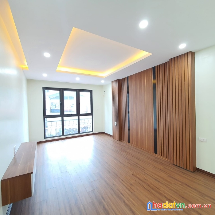 Bán nhà đội cấn, ba đình 44m2 6t. mt5m. giá: 8.6 tỷ. mặt ngõ thông, kinh doanh. thang máy.