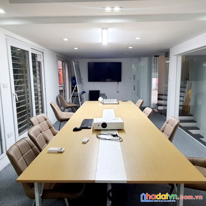 Cho thuê biệt thự mỹ đình - 130m2, 4 tầng - thang máy - giá 40 triệu