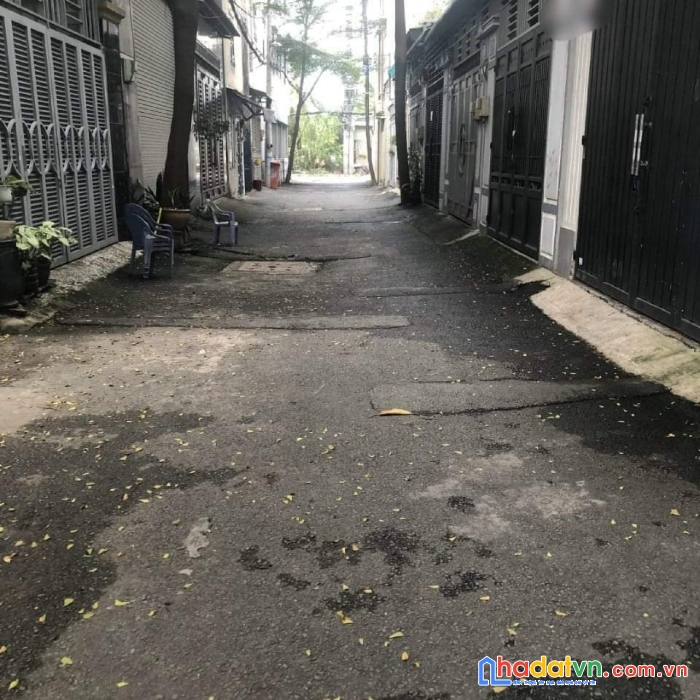 Bán nhà đường quốc lộ 13 hiệp bình phước 81m n5m ô tô trong nhà