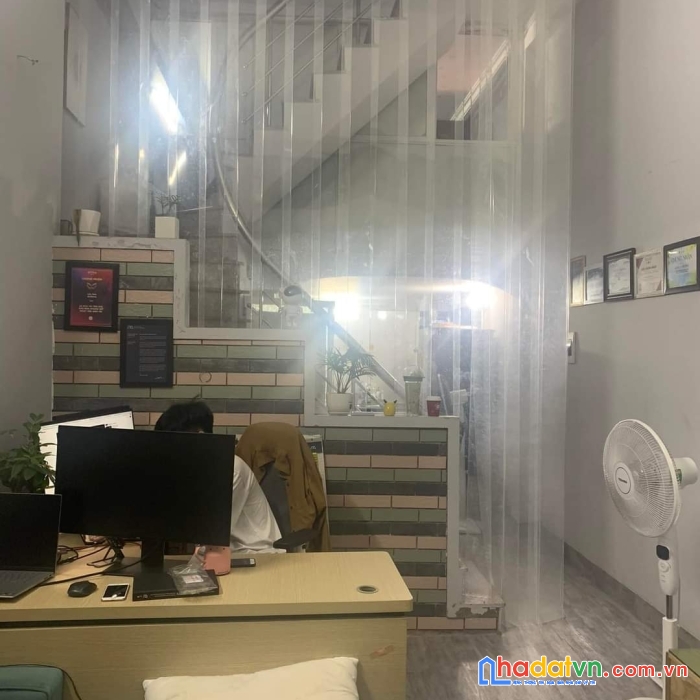 Hơn 2 tỷ có nhà 36 m2, ô tô đỗ cổng, trung tâm thanh trì, 20m ra phố, sổ đỏ chính chủ