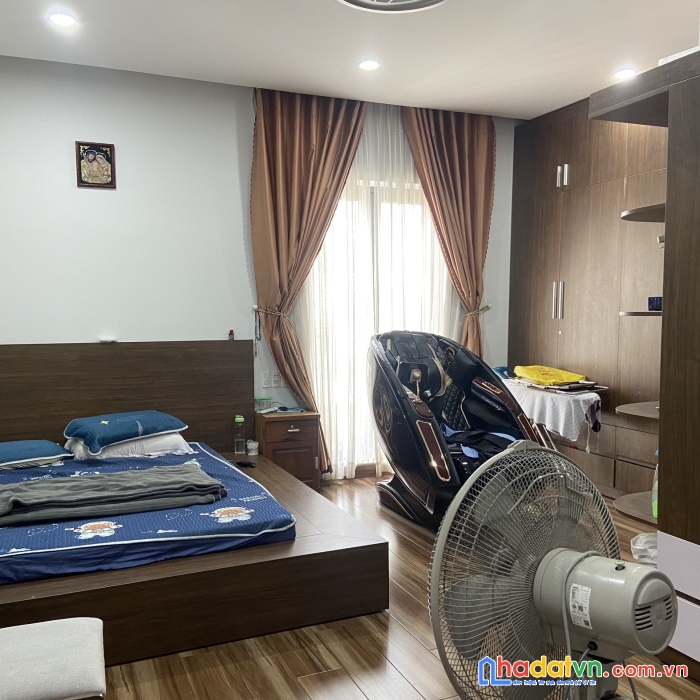 .nhà mặt tiền trần cao vân, góc, 105m2 ngang 6.6m, 3 tầng đẹp
