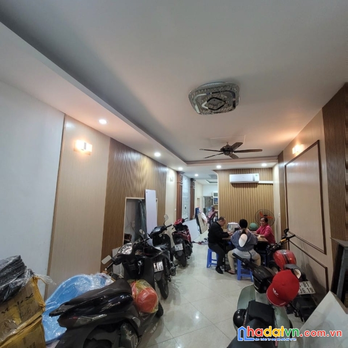 Hot !!! xem ngay  nhà trần duy hưng cầu giấy 50m2, 6 tầng lô góc ngõ thông thoáng chỉ 8.8 tỷ