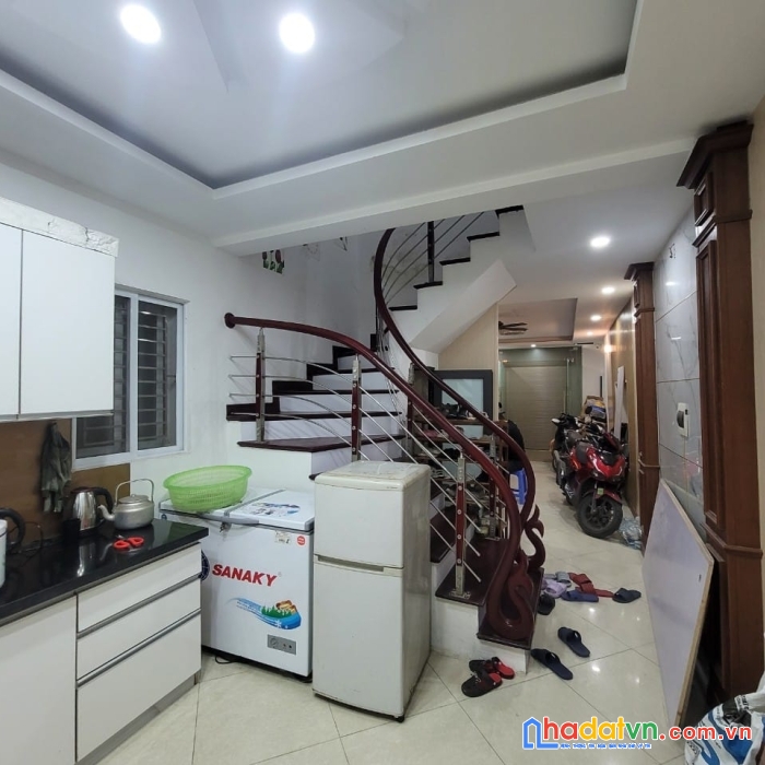 Hot !!! xem ngay  nhà trần duy hưng cầu giấy 50m2, 6 tầng lô góc ngõ thông thoáng chỉ 8.8 tỷ