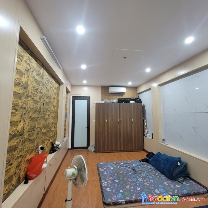 Hot !!! xem ngay  nhà trần duy hưng cầu giấy 50m2, 6 tầng lô góc ngõ thông thoáng chỉ 8.8 tỷ
