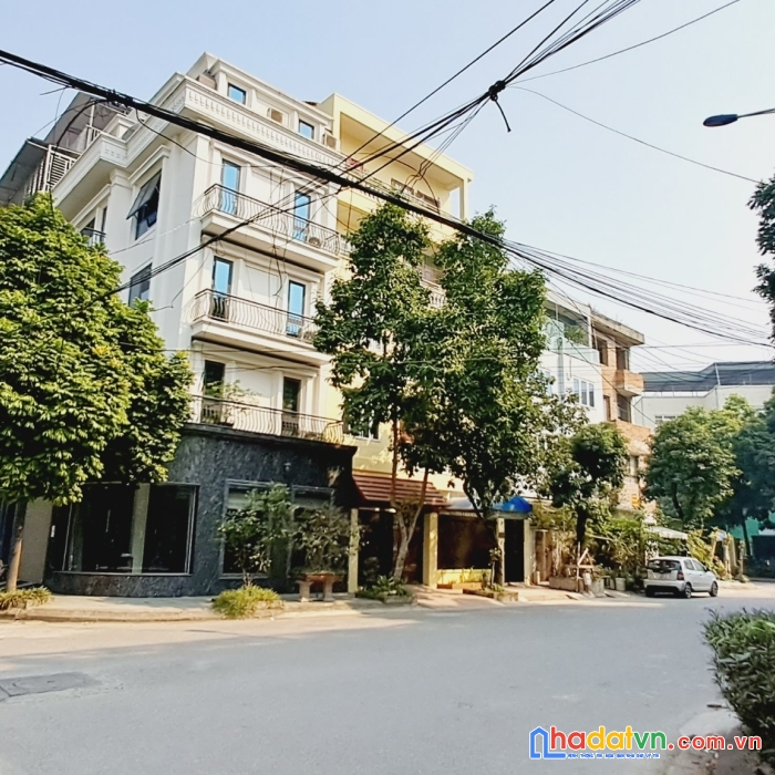 Bán nhà lô góc kđt văn khê, kinh doanh cafe văn phòng đỉnh, 111mx4t ở sướng giá 13.5 tỷ