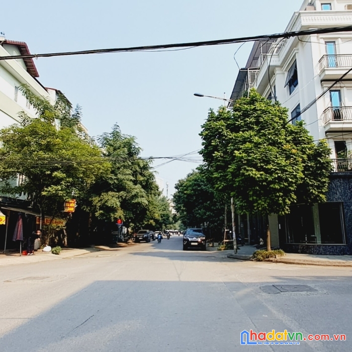 Bán nhà lô góc kđt văn khê, kinh doanh cafe văn phòng đỉnh, 111mx4t ở sướng giá 13.5 tỷ