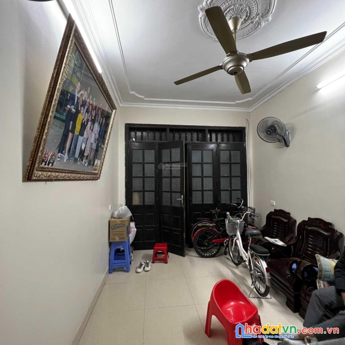 Chính chủ cần bán gấp nhà phố trần phú, hà đông 35m2, mt 3.5m, nhà đẹp, vị trí trung tâm hđ, 5.x tỷ