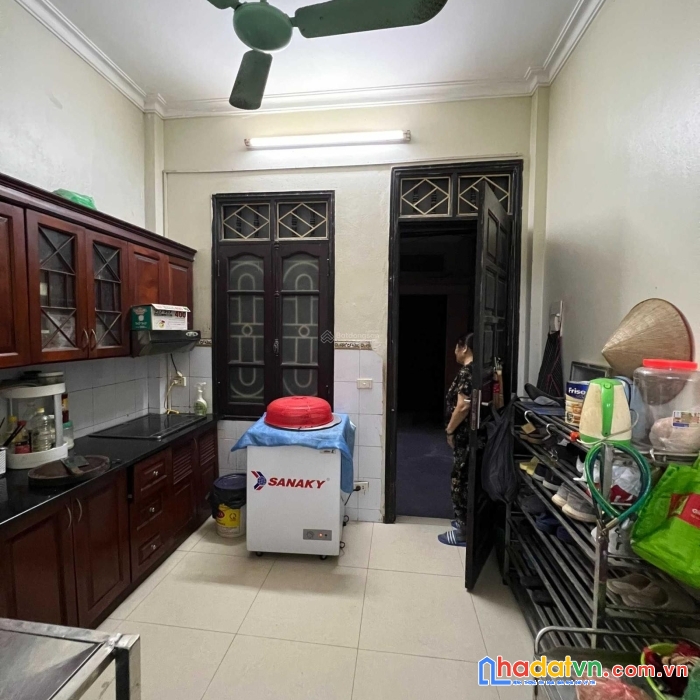 Chính chủ cần bán gấp nhà phố trần phú, hà đông 35m2, mt 3.5m, nhà đẹp, vị trí trung tâm hđ, 5.x tỷ