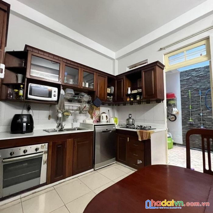Hàng hot nhà đẹp lê văn sỹ, q3, hẻm thông, gần chợ trần hữu trang, 4 tầng, 4pn, 60m2, 9 tỷ